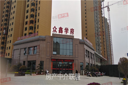 城东翡翠名苑稀缺多层包含地上车库满5年